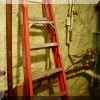 T05. 6' Werner  fiberglass step ladder. 